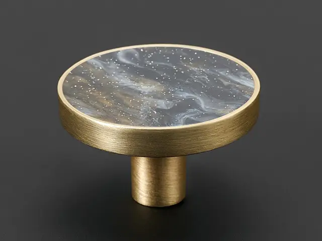 Ciro Knott - Gull Børstet Sort Skjell 