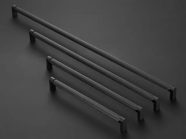 Fabio Håndtak 600 - Sort Matt Med riller 