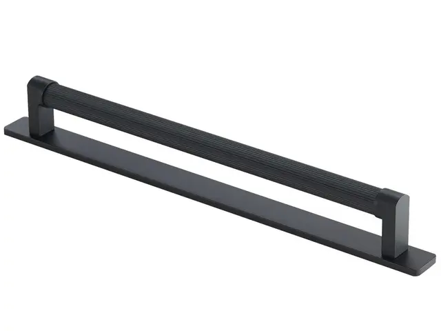 Fabio Sort Matt - 128 Håndtak med Bakplate 