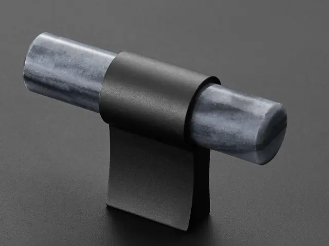 Italo T-Bar - Sort Matt Sort og Hvit Marmor 