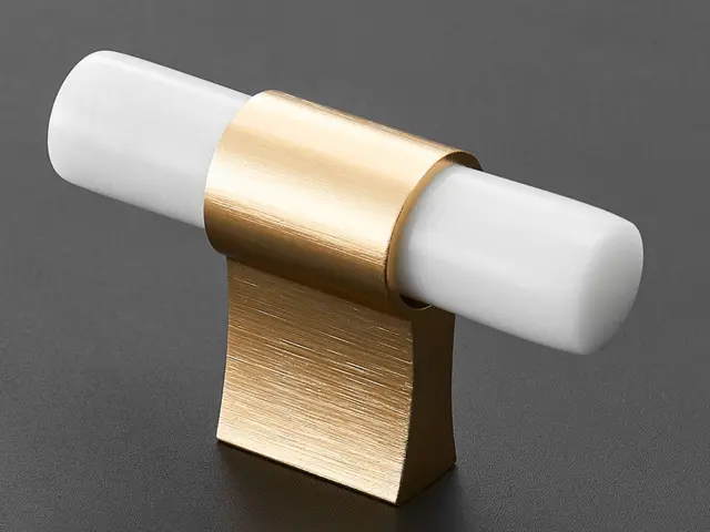 Italo T-Bar - Gull Børstet Hvit Marmor 