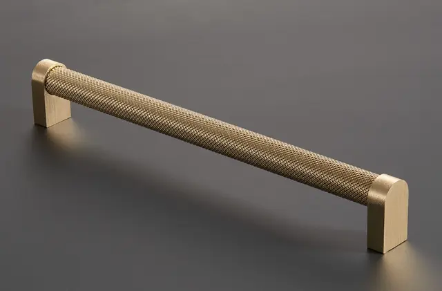 Rustico Håndtak 128 - Gull Børstet Med crystal cut mønster 