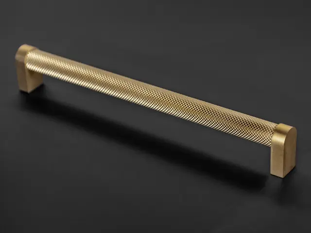 Rustico Håndtak 310 - Antikk Med crystal cut mønster 